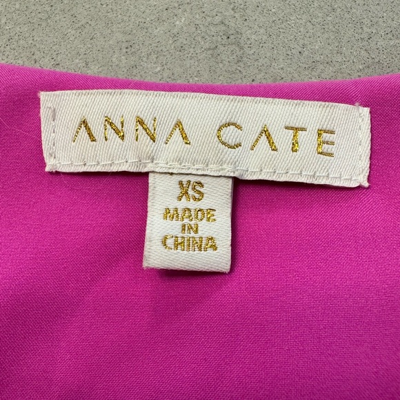 Anna Cate Nina Velvet Short Sleeve V-Neck Top in Pink Size XS - Picture 10 of 11